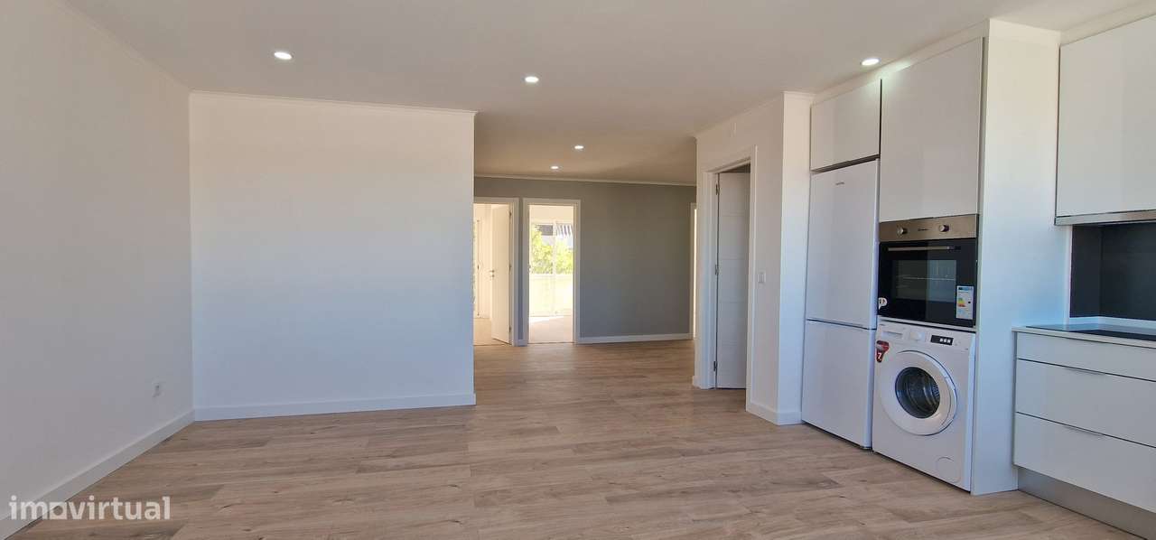 T4 Remodelado com Estilo e Conforto! na Damaia de cima - Grande imagem: 4/15