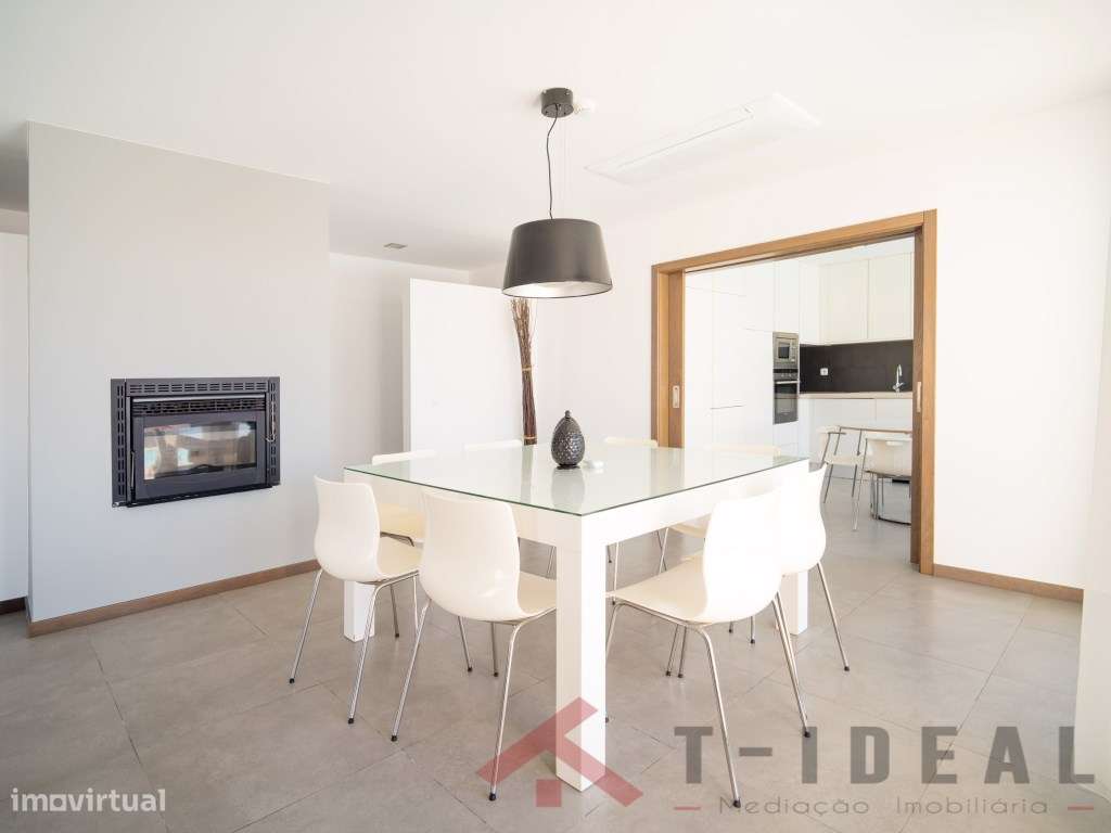 Moradia T4 com Vista de Mar-24