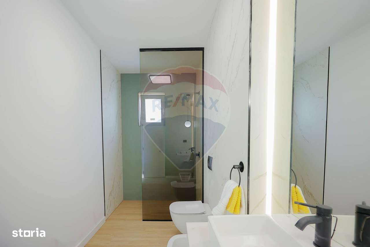 De vânzare Vilă cu 8 camere în Sânmartin, 290 mp util, teren 1100 mp-14