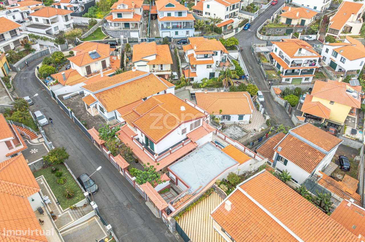 Moradia T4 em Santo António, Funchal - Grande imagem: 4/43