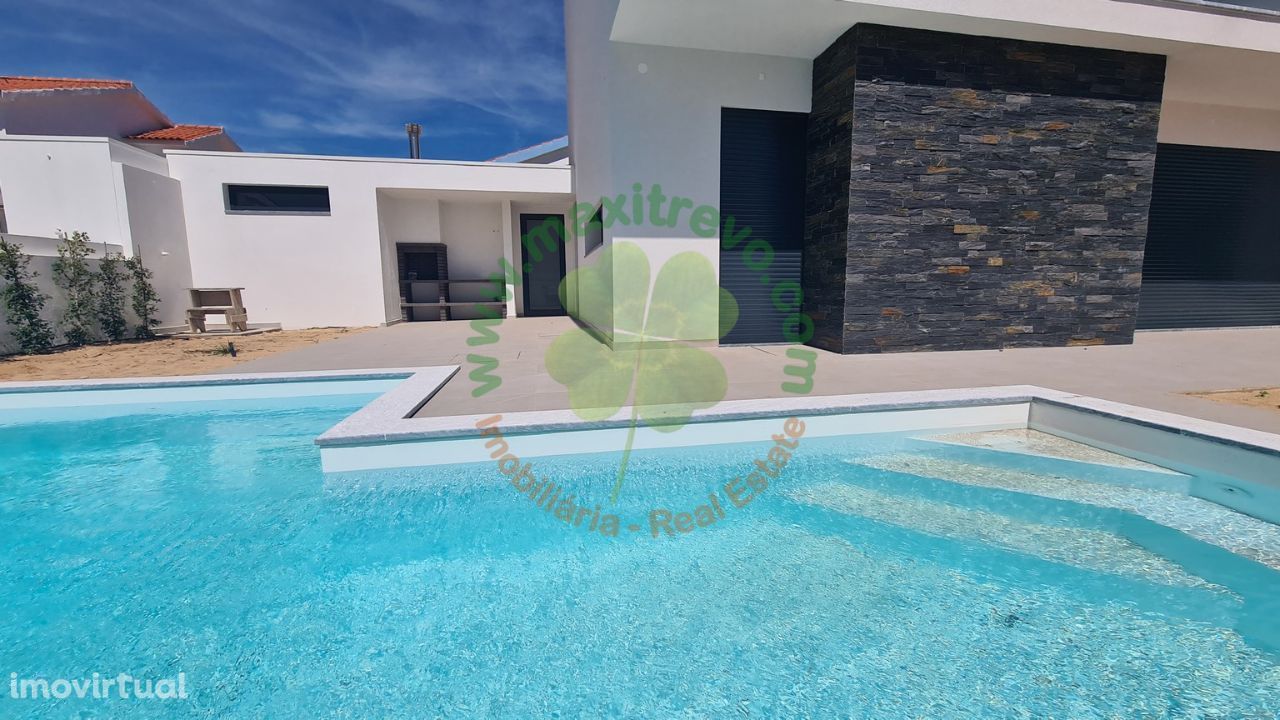 Lindíssima Moradia Isolada T4 Piscina + Garagem | Aroeira