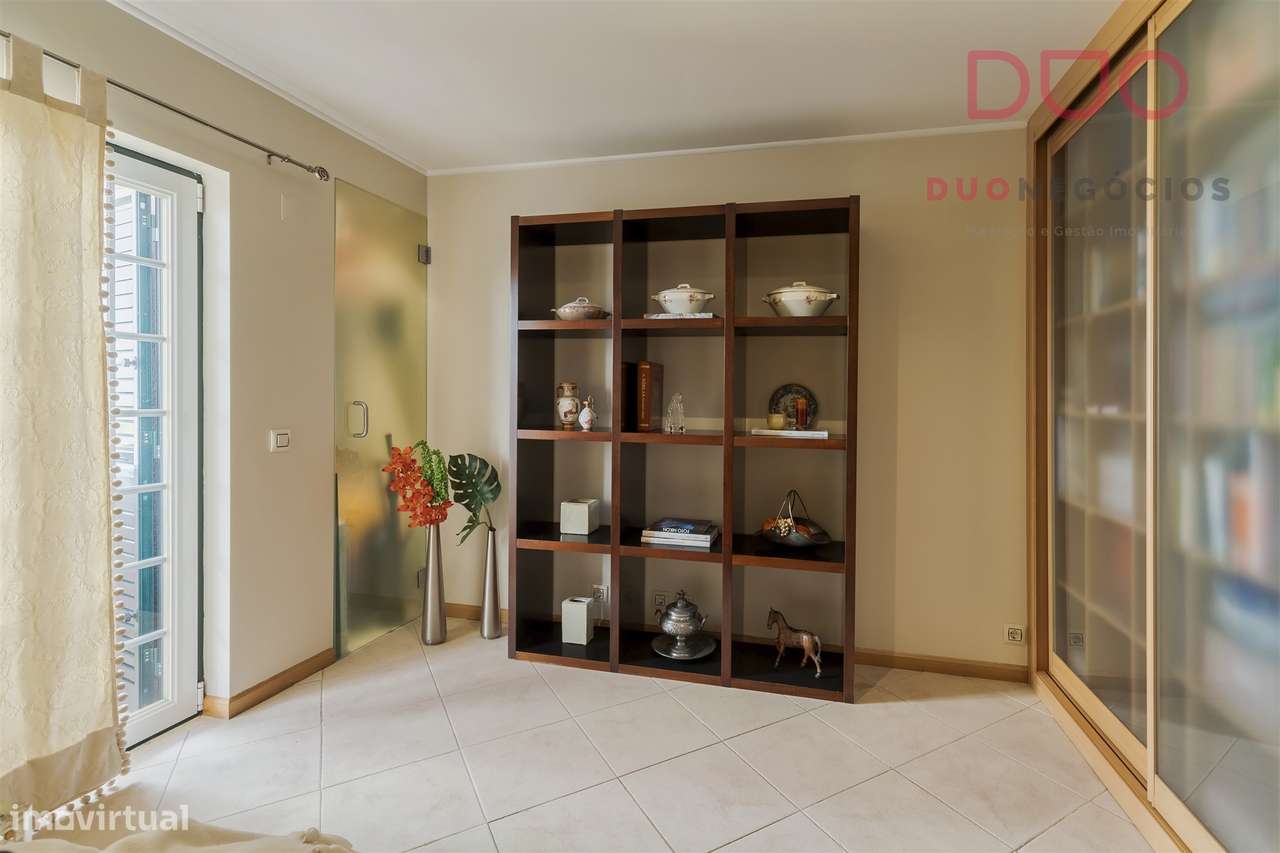 Moradia T4+1 à venda no Montijo-13