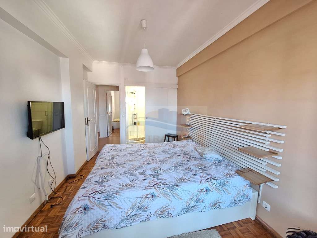 Fantástico Apartamento T3 com suíte em Zona Privilegiada Pronto hab...-11