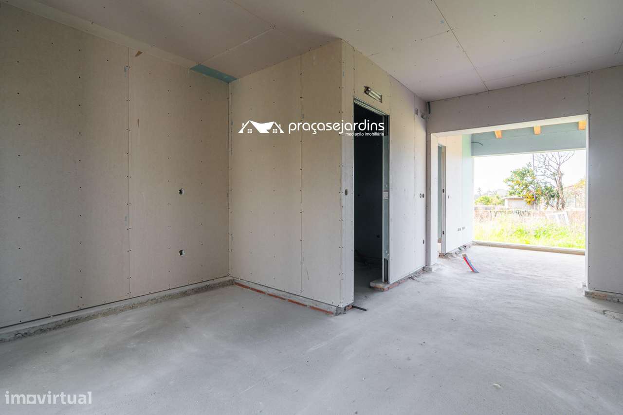 Moradia T3 térrea-12