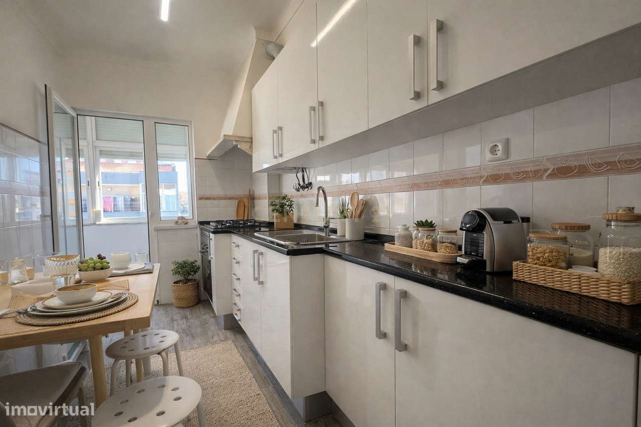 Apartamento T4 Remodelado no Coração do Feijó - Grande imagem: 3/11