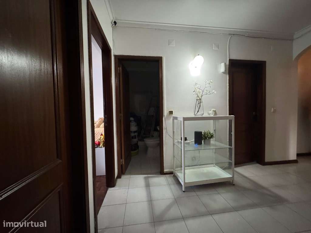 APARTAMENTO T3 - NA RUA CORREIA GARÇÃO - ODIVELAS-11