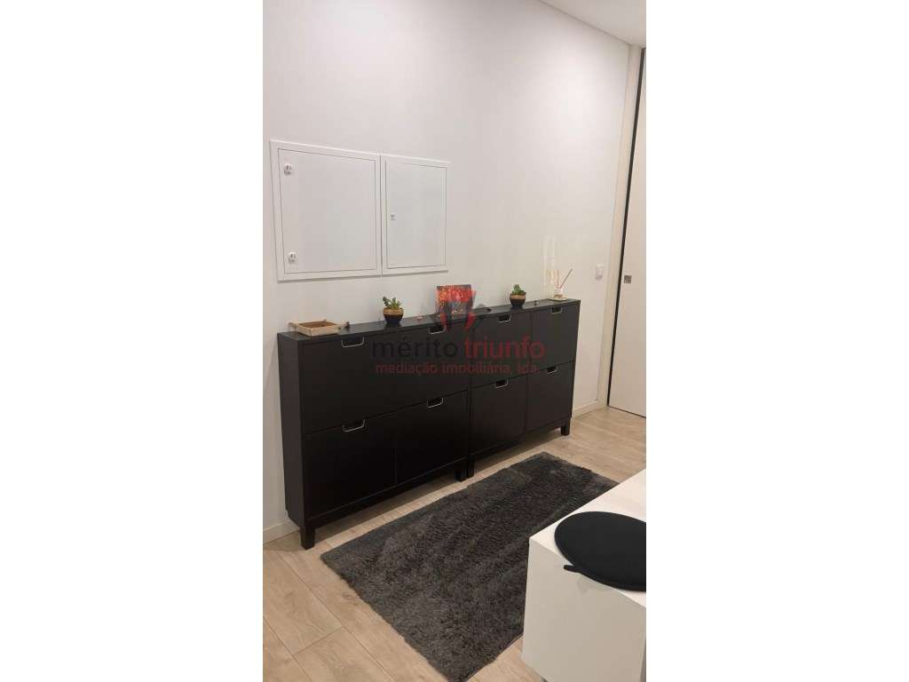 Excelente Apartamento c/ 3 Suites no Centro de Famalicão-9