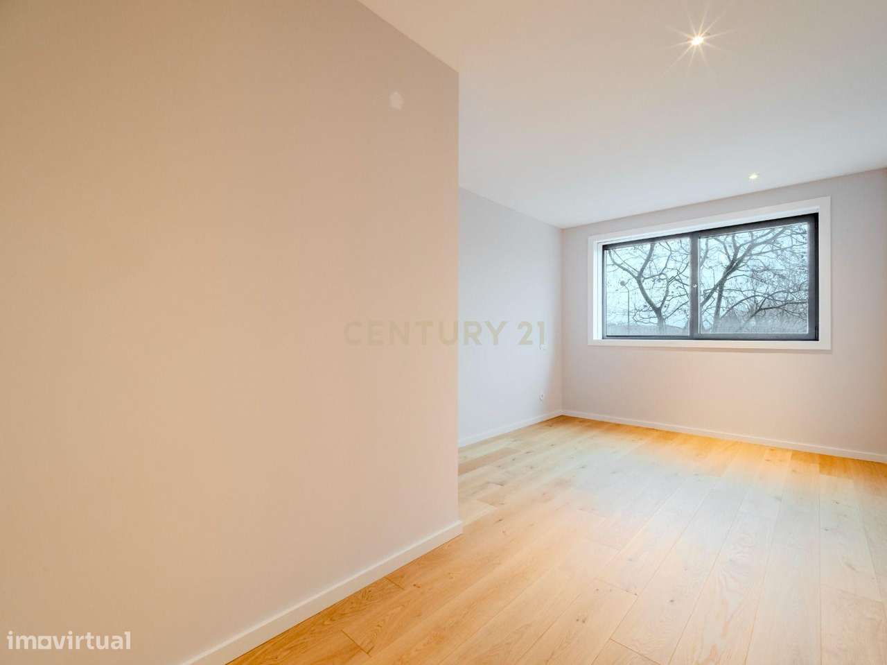 Apartamento T3 de Luxo em Condomínio Privado com Piscina, Padel e Giná-29