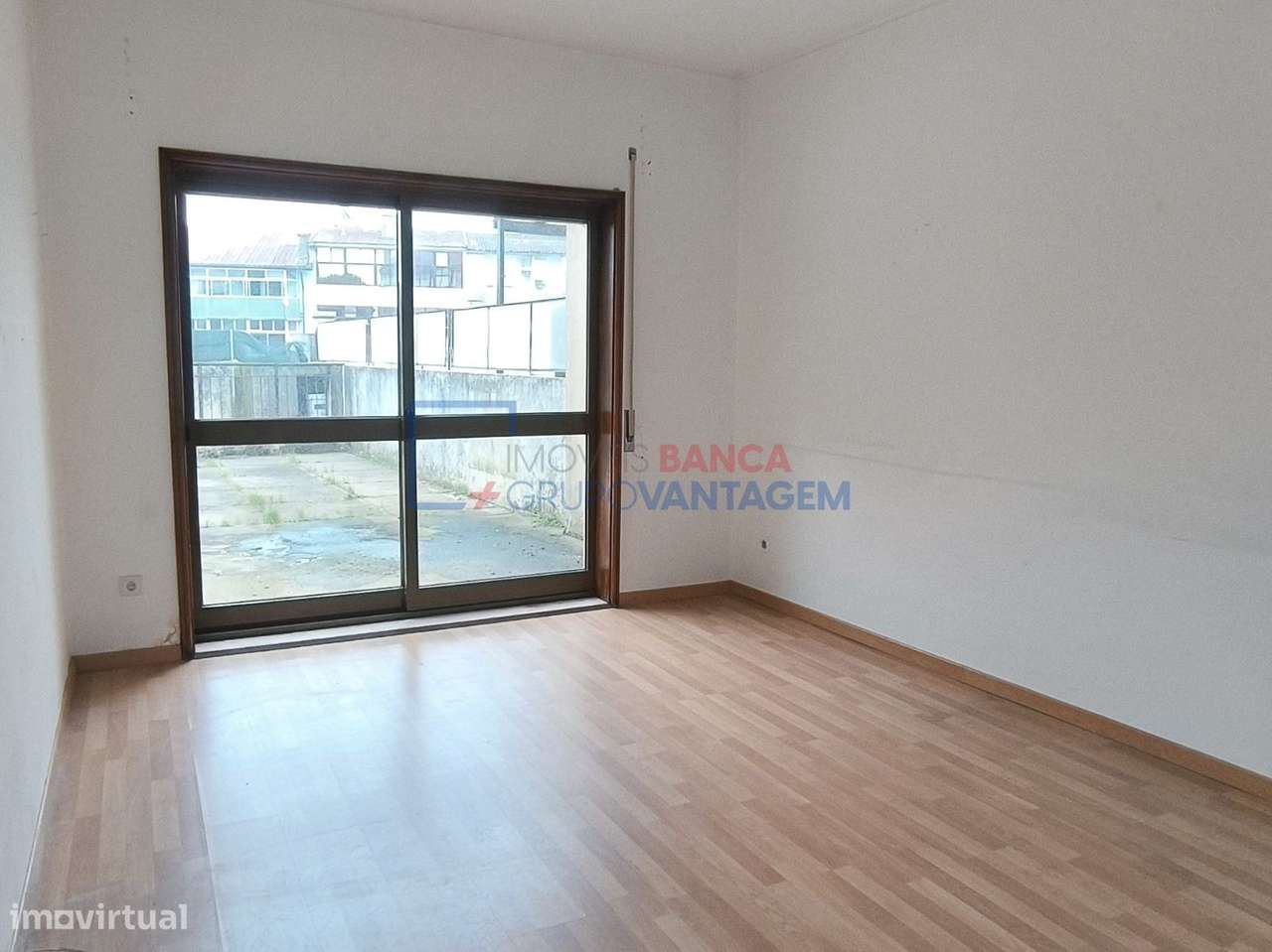 Apartamento T2 na Afonso Henriques Rio Tinto, Gondomar - Grande imagem: 2/17
