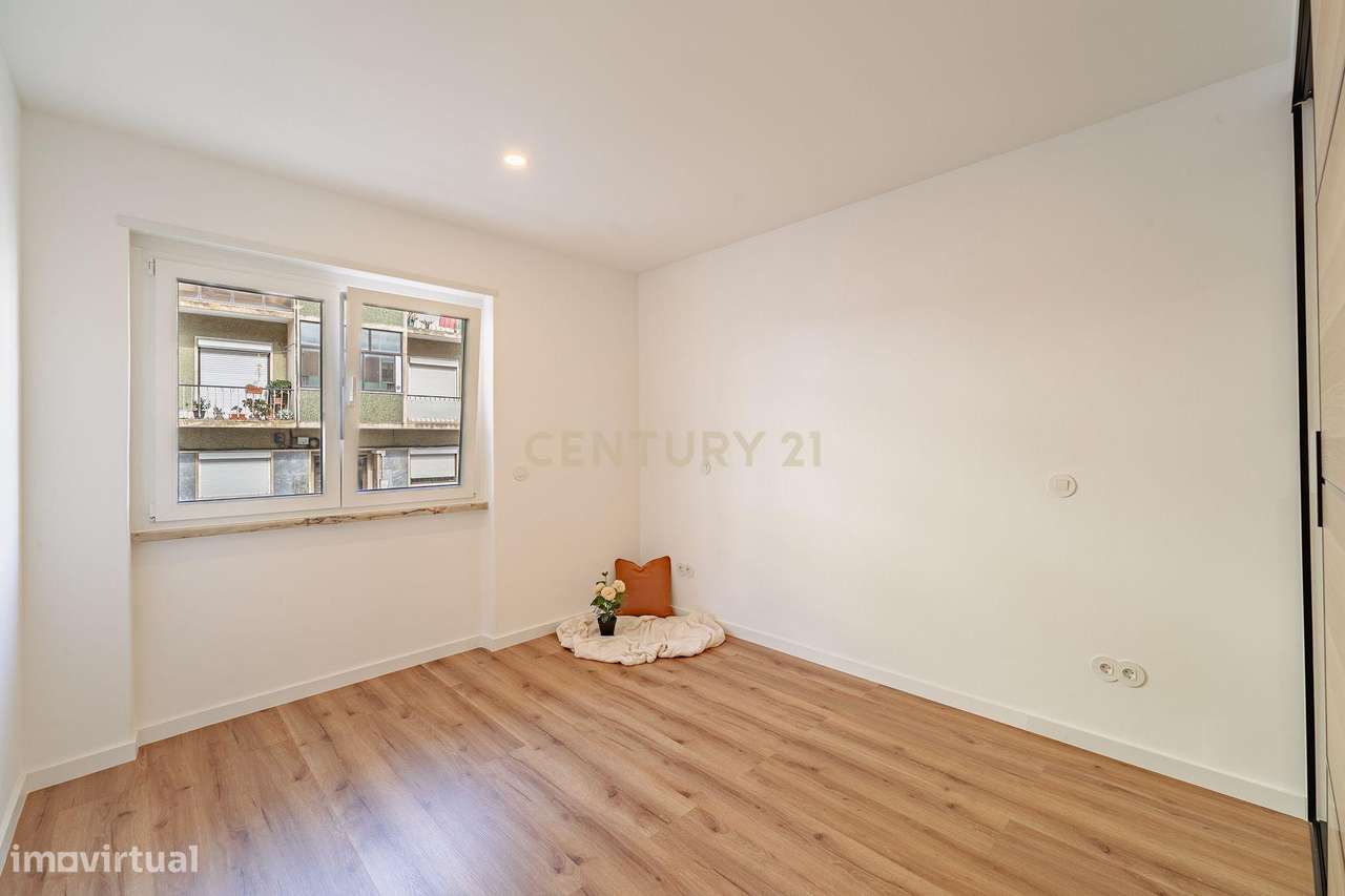 Apartamento T2 Fogueteiro com Logradouro-18