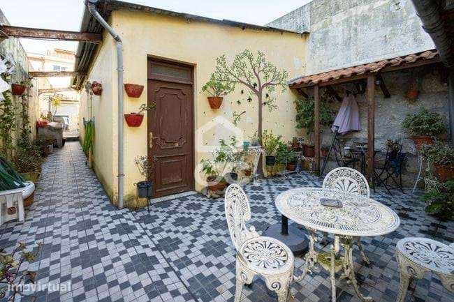 Moradia T6 na Praça Velásquez - Porto-16