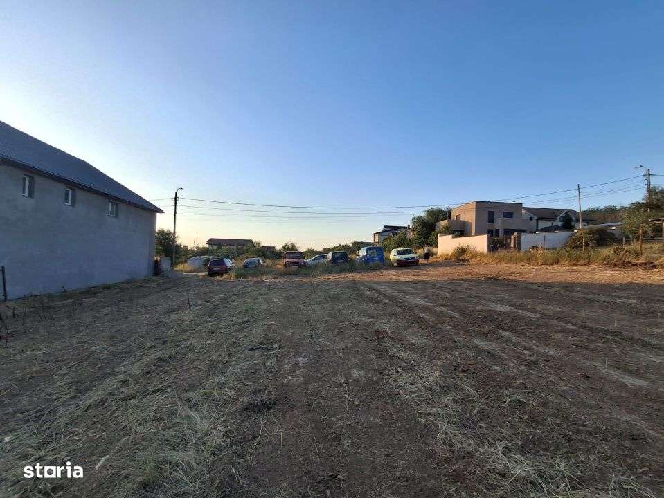 Investitie sigura! Teren 2502 mp, plat, toate utilitatile, intre case - Imagine principală: 4/6