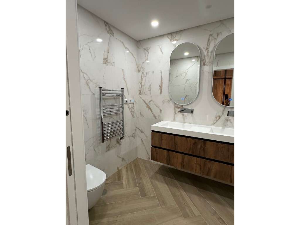 MONTIJO - APARTAMENTO DE LUXO - T4 C/ GARAGEM PERTO DO FÓRUM - Grande imagem: 1/7