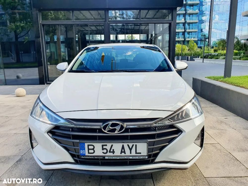 Second hand Hyundai Elantra - 13 600 EUR, 45 000 km - Autovit