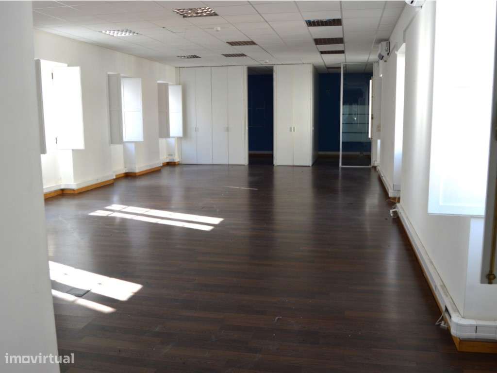 Arrendamento de escritório no centro de Alcabideche - Grande imagem: 4/27