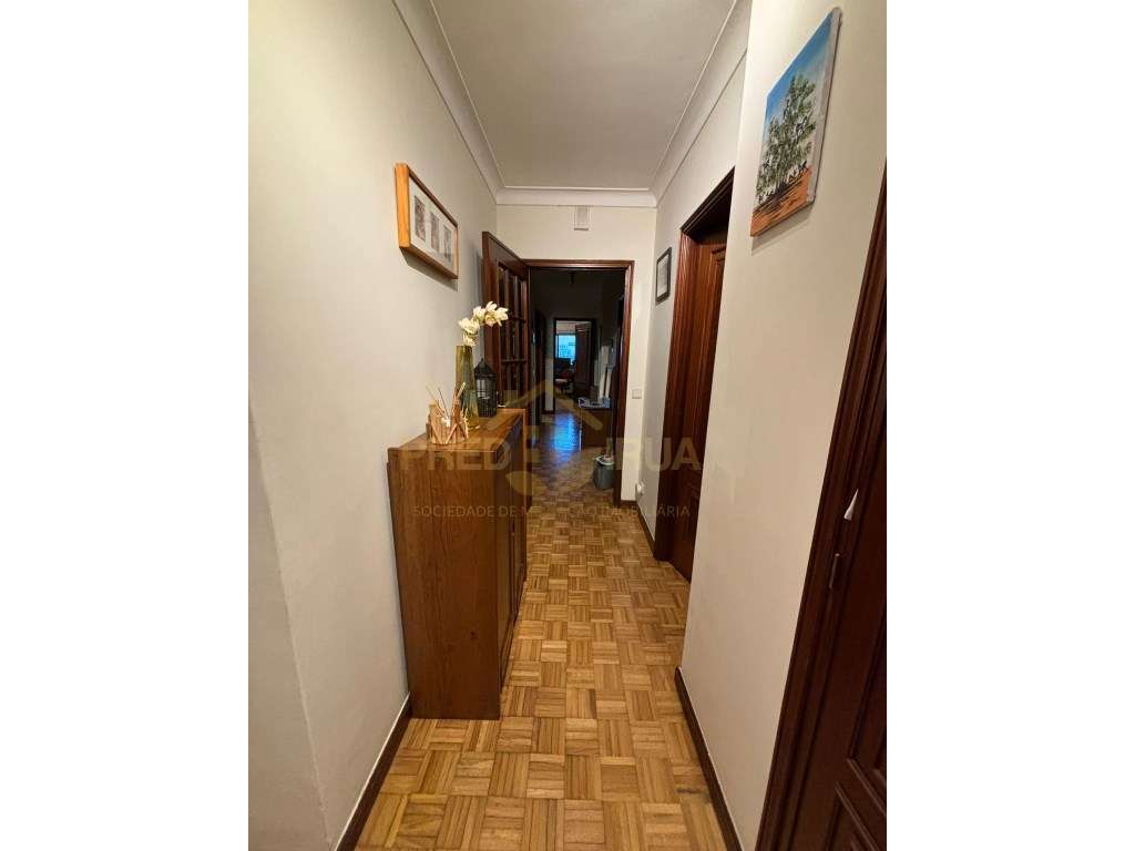 T4 no centro da Vila Nova de Gaia com fantástico terraço com50 m2 e...-12