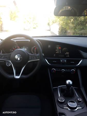 Alfa Romeo Giulia 2.2 JTDM Super - 22