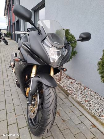 Honda CBR - 25