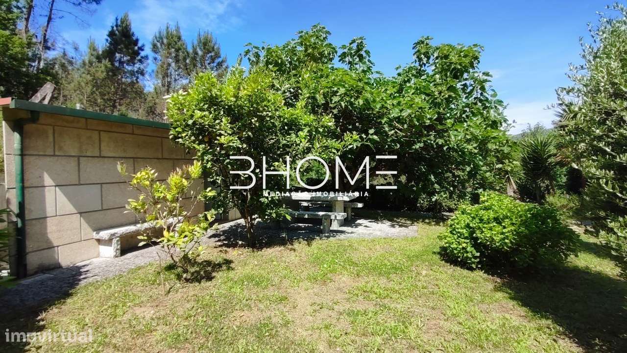 Moradia Individual na Povoa de Lanhoso - Sobradelo da Goma-11