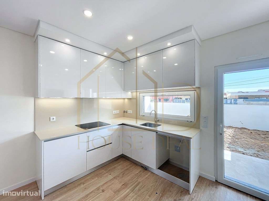 Moradia T3 com Garagem e espaço para piscina. Quinta do Conde - Grande imagem: 5/12