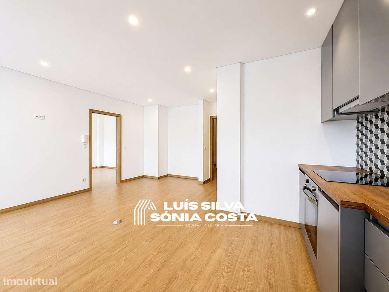 Apartamento T3 Completamente Remodelado | Elevador | Varandas |...-6