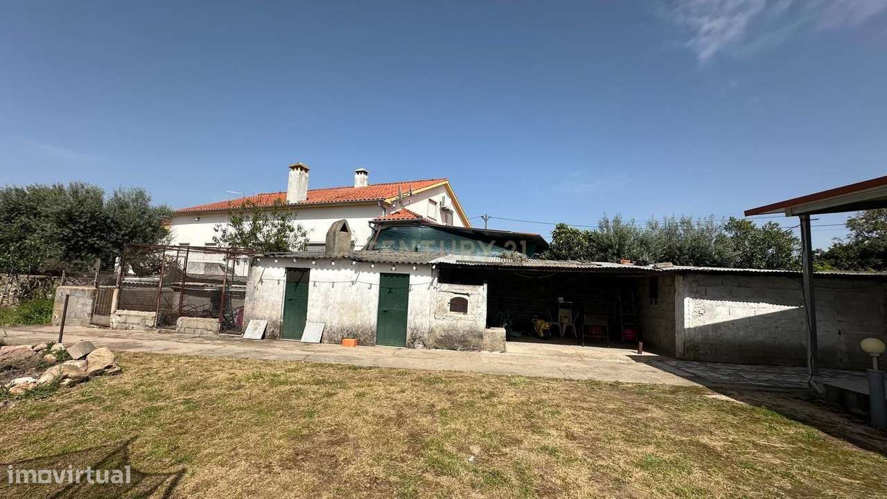 Moradia T4 com terreno em Oledo, Idanha-a-Nova-19
