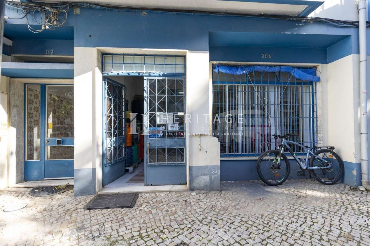 Oportunidade no Barreiro trespasse mercearia em funcionamento por 11.0-6