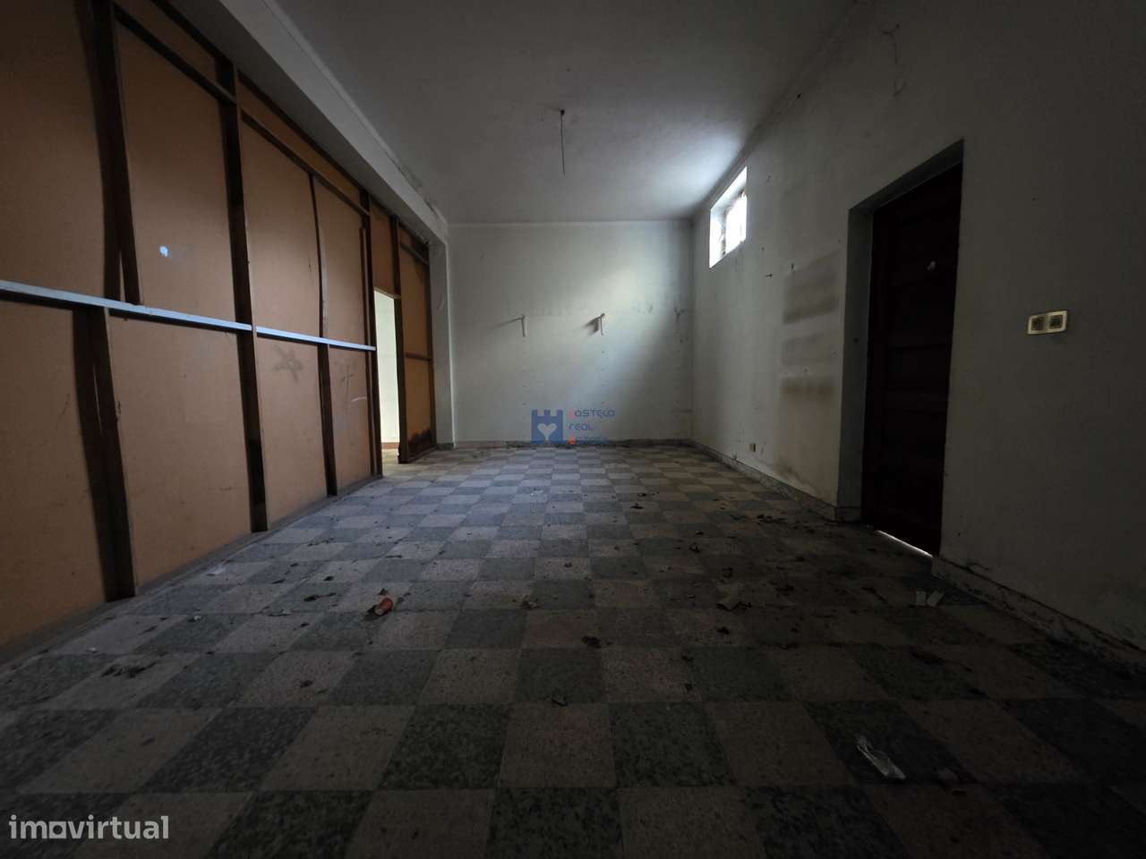 Lojas para comércio/habitação em Ourém-14