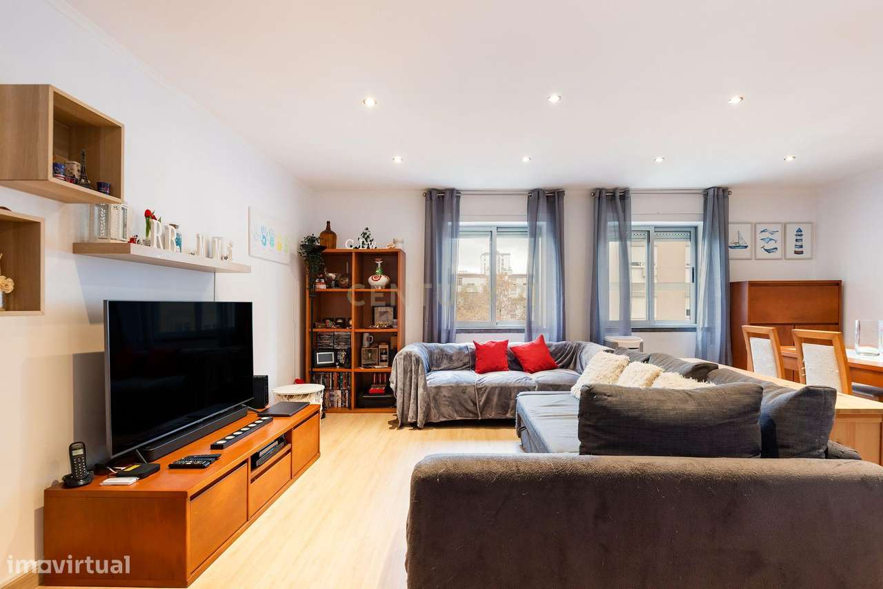 Apartamento T4 Remodelado Corroios-5