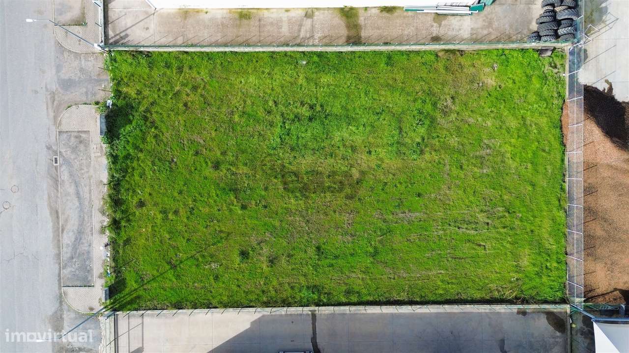 Terreno urbano com 1115 m2 situado no Parque de Empresas em Ferreira d - Grande imagem: 5/24