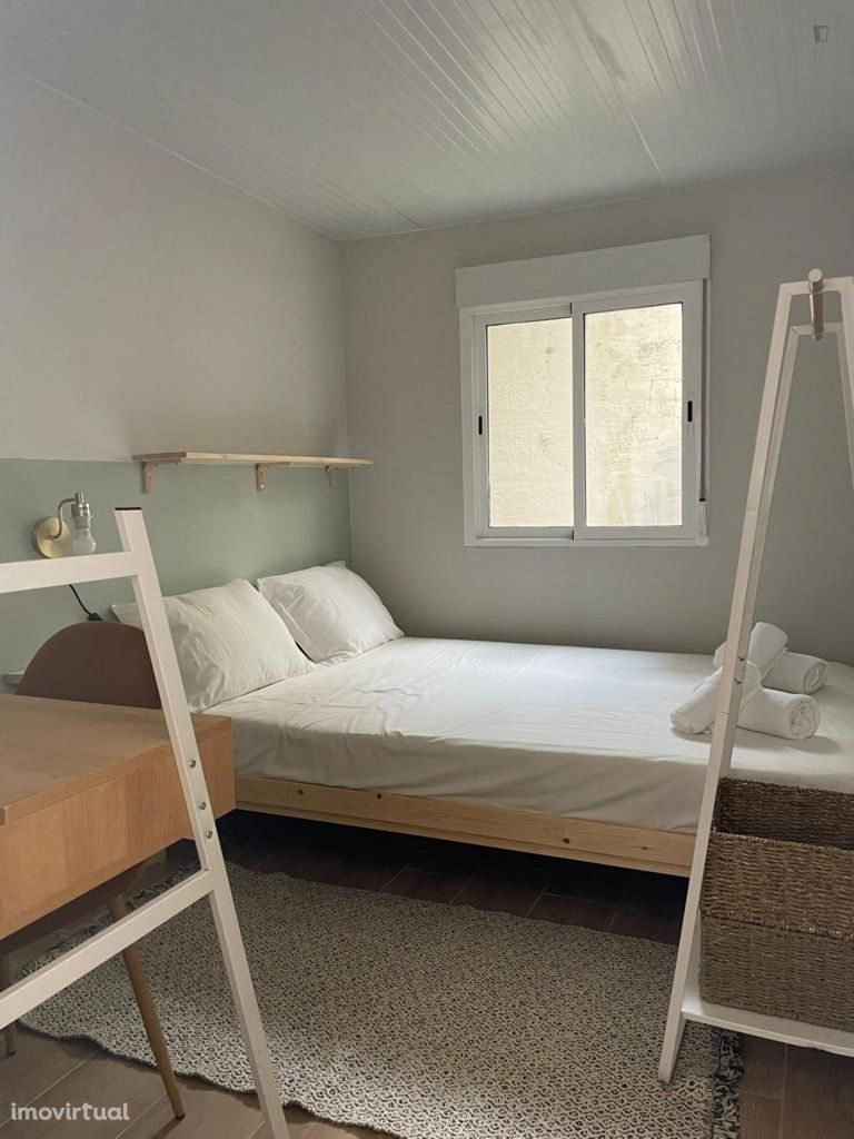 652500 - Quarto com cama de casal em apartamento com 7 quartos