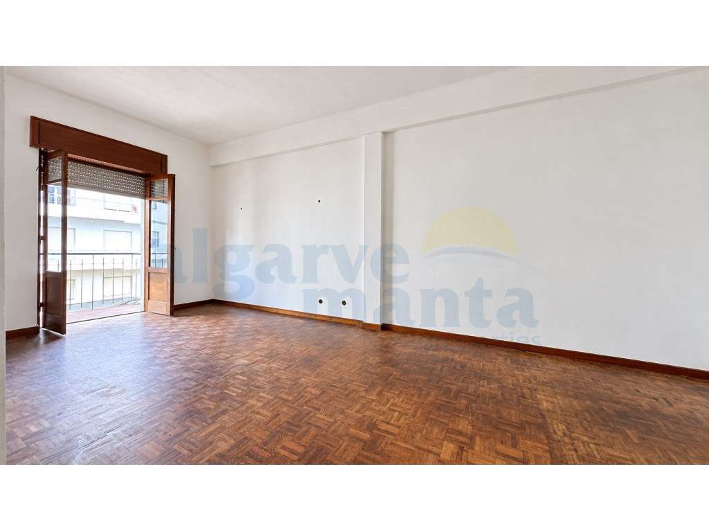 Apartamento T2 para Remodelar na Porta Nova - Tavira | Excelente Po...-8
