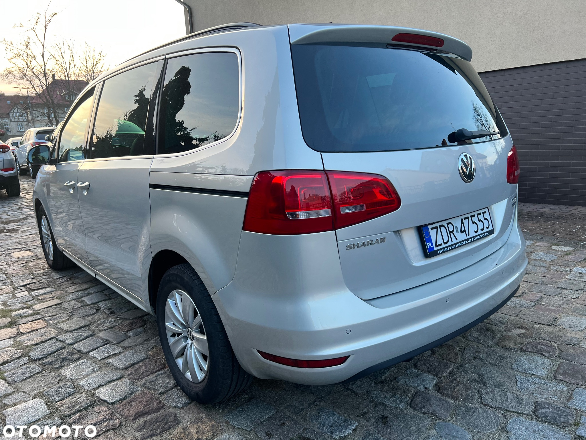 Volkswagen Sharan 2.0 TDI DSG BlueMotion Technology Comfortline - 4