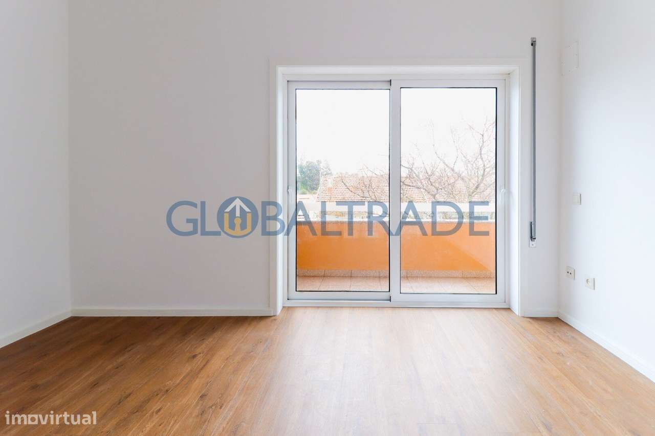 Apartamento T3 Renovado & Equipado em Águas Santas-26