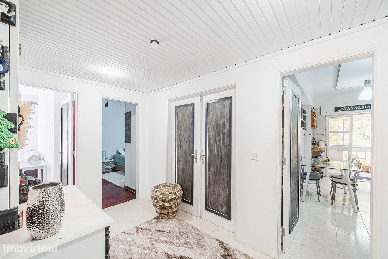 Apartamento T2 Remodelado | Tapada das Mercês-19