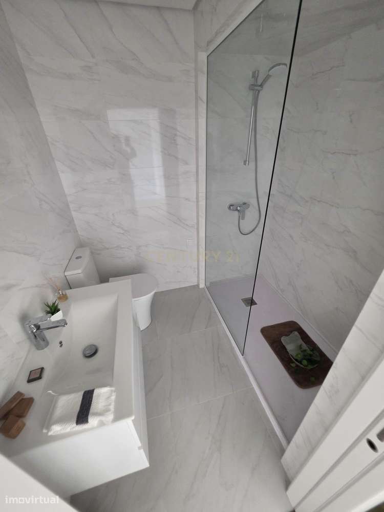 Apartamento T3 Novo em Benfica | varanda aberta | suite | 2 elevadores-25