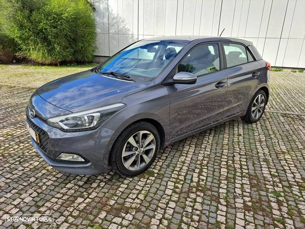 Hyundai i20 1.1 CRDi Comfort+Pack Look+JLL16 - 9