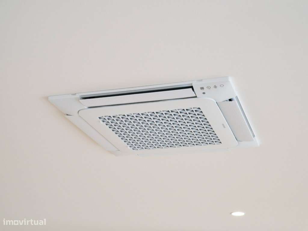 Edifício Independência- T2, r/c, excelentes áreas a 400 metros da p...-10