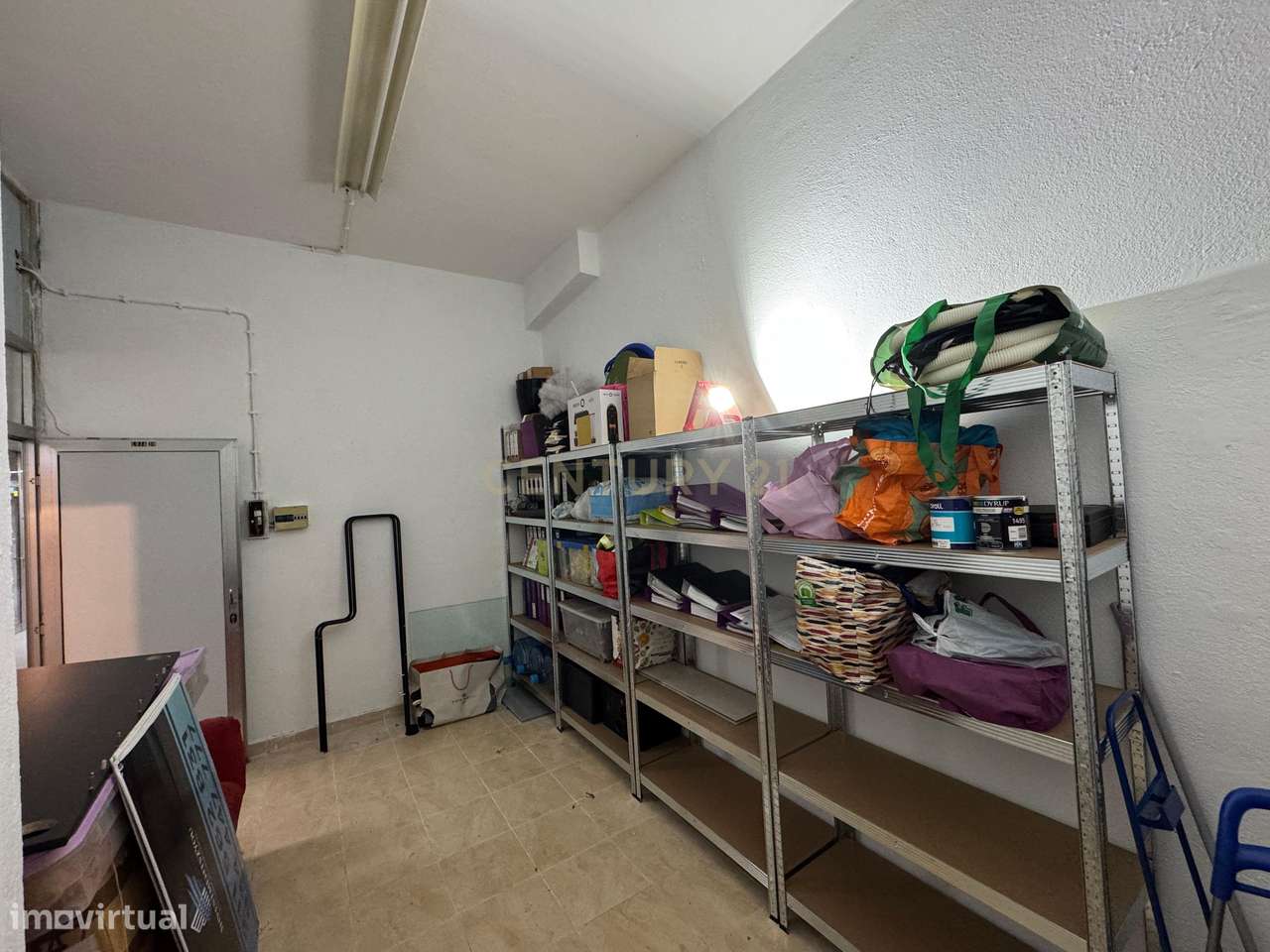 Loja / Arrecadação em Corroios, com 18m2 - Grande imagem: 4/5