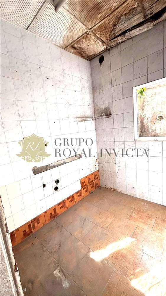 Terreno com Casa em Pedra para Reabilitação – Campanhã, Porto-10