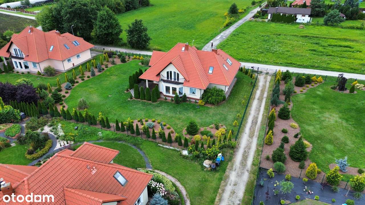 Willa  w Wiszni Małej z pompą ciepła Junkers i odwiertami 3×100 m-16