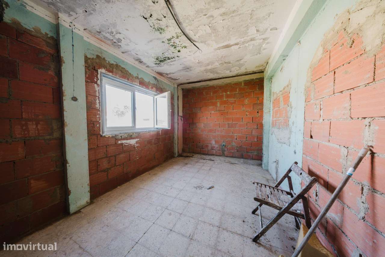 Moradia T3 Isolada por Renovar | Bairro Novo da Jardia, Montijo-7