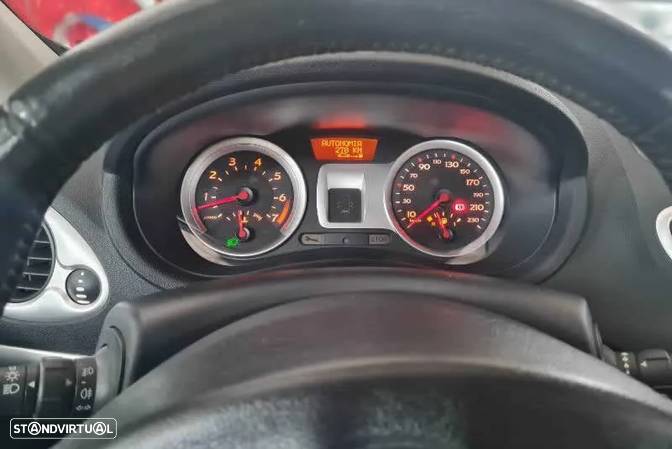 Renault Clio 1.2 16V 75 Collection - 17