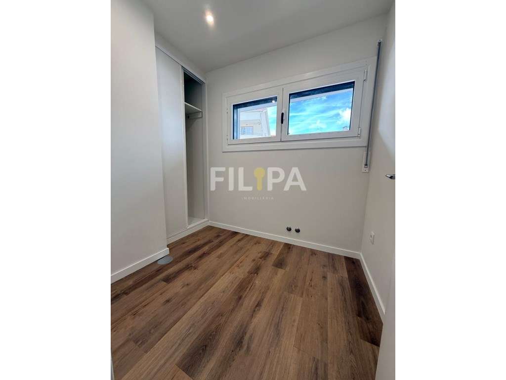 T1+1 Renovado com Terraço em Valongo-11