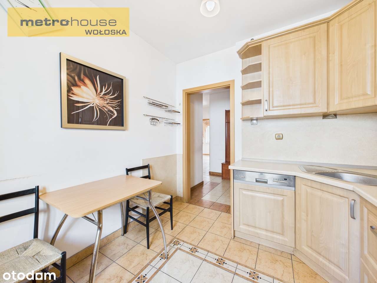 4 pokoje z balkonem, miejscem parkingowym i komórką lokatorską-0