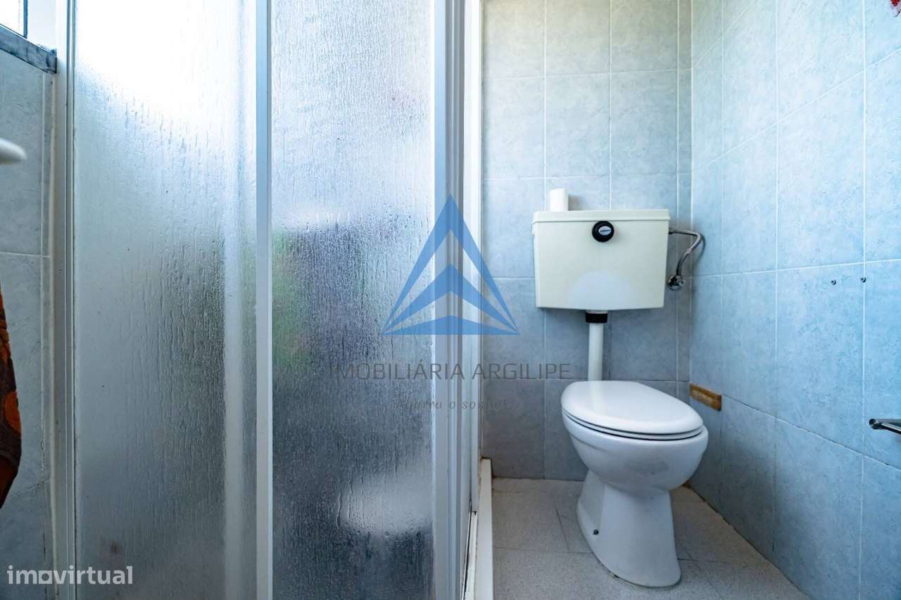Moradia T3 com enorme potencial e vista panorâmica sobre a serra –...-32