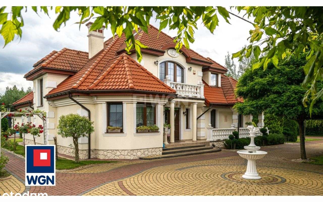 Luksus i funkcjonalność w otoczeniu natury – dom z basenem.-4