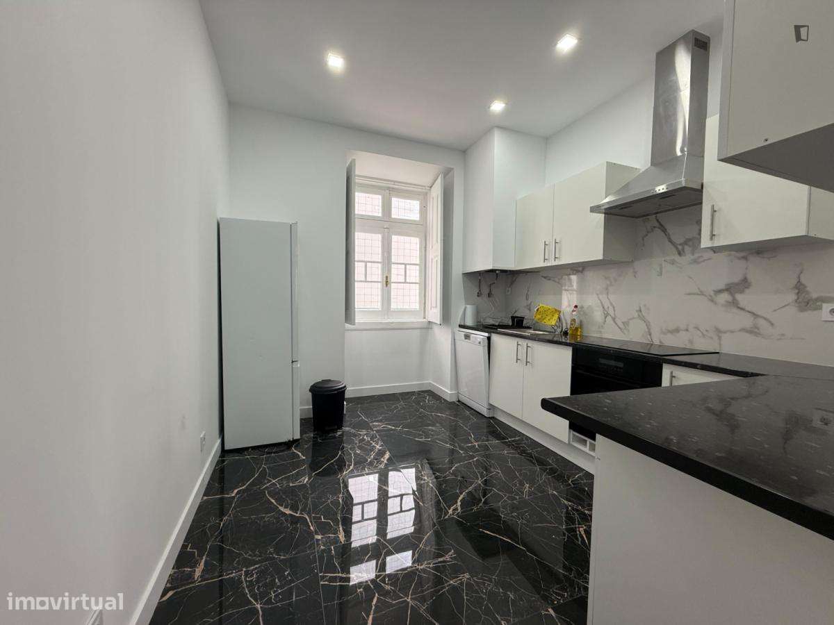 Quarto - localizado em Montes Claros Coimbra - Grande imagem: 5/9