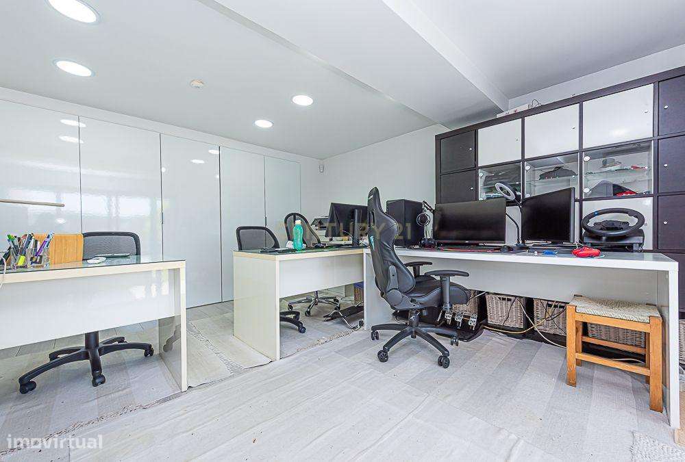 Moradia Geminada T4 com Escritório Independente | Quinta do Chiado-28