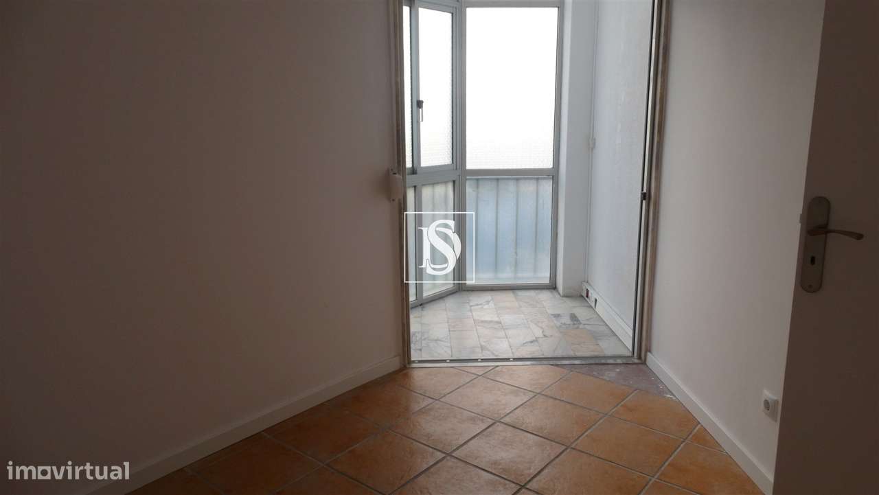 Apartamento T2 Venda na Tapada das Mercês-12